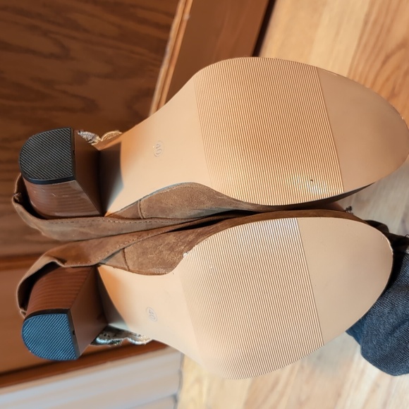 Women's faux-suede women's zip up boots with lace detail - Picture 3 of 3